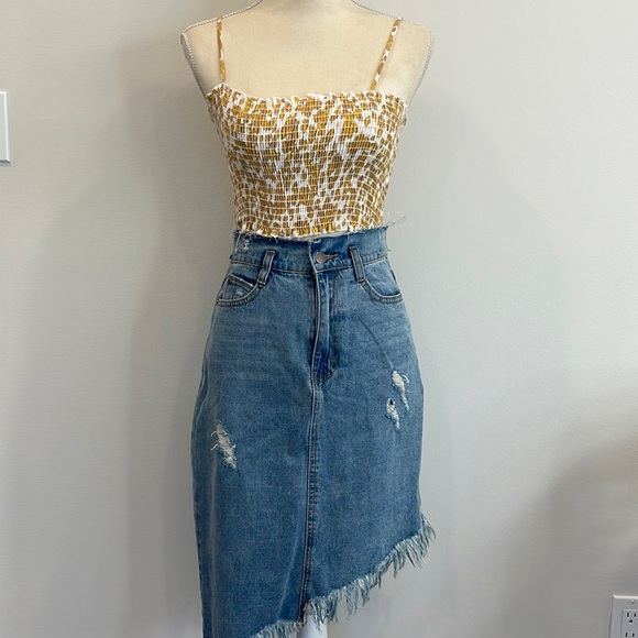 Spaghetti Strap Crop Top - Picture 1 of 4